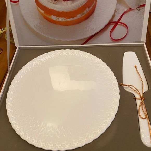 Mikasa Bone China Cake Plate and Server - Picture 2 of 10